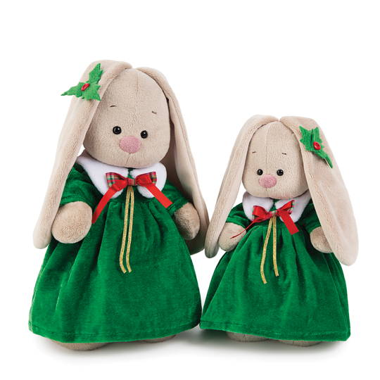 Bunny Mi in Christmas dress